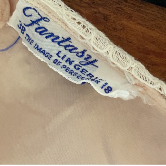 💖 Vintage Fantasy Lace Light Blush Pink Peach Slip Dress Small S Nightgown - Picture 8 of 10